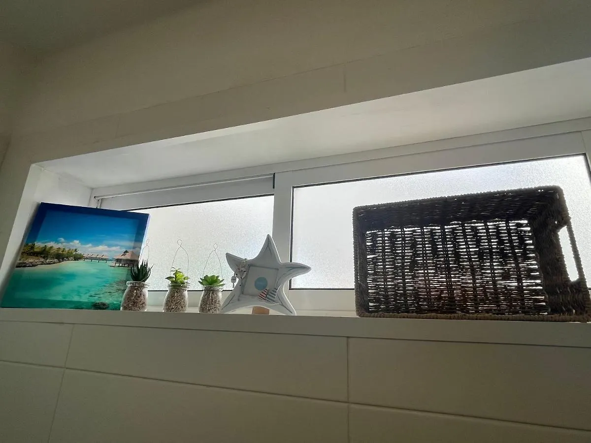 White Sand, Huge Terrace, Fast Wi-Fi, Netflix Apartment